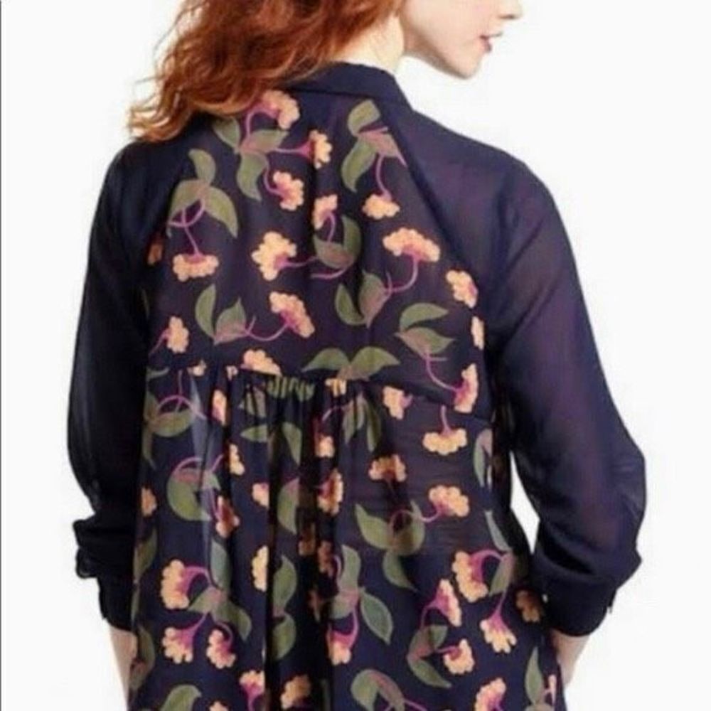 ✨Anthropologie Maeve Ira Navy Blue Pleat Front Floral Hi Low Button Sz 8 Blouse✨ - Picture 11 of 14